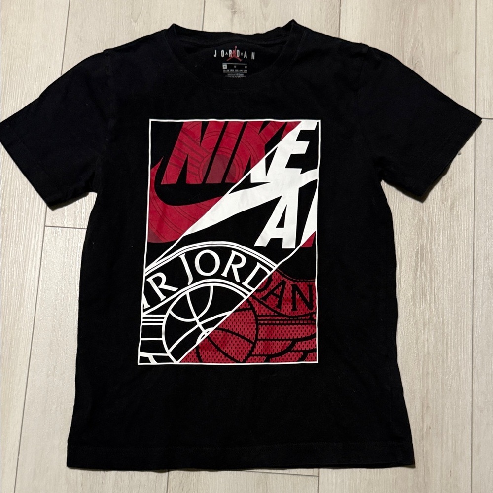 Nike Jordan Kid’s Black T-Shirt. graphic Tee -Size M 10-12 years
